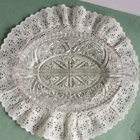 Vintage Clear Cut Oval Star Pattern Relish Dish - Picture 3 of 4